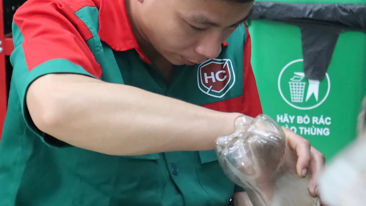 Cách phân biệt nhớt xe máy giả và chính hãng