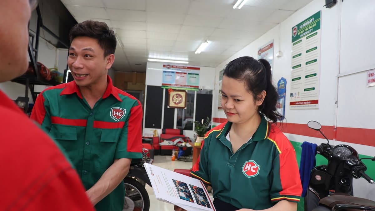 Cần mang theo giấy tờ gì khi điều khiển xe máy?